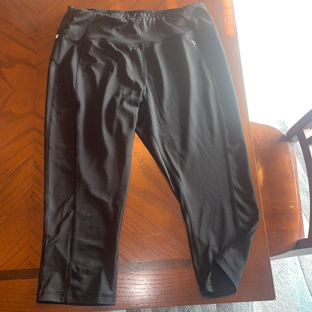 Danskin Capri Leggings